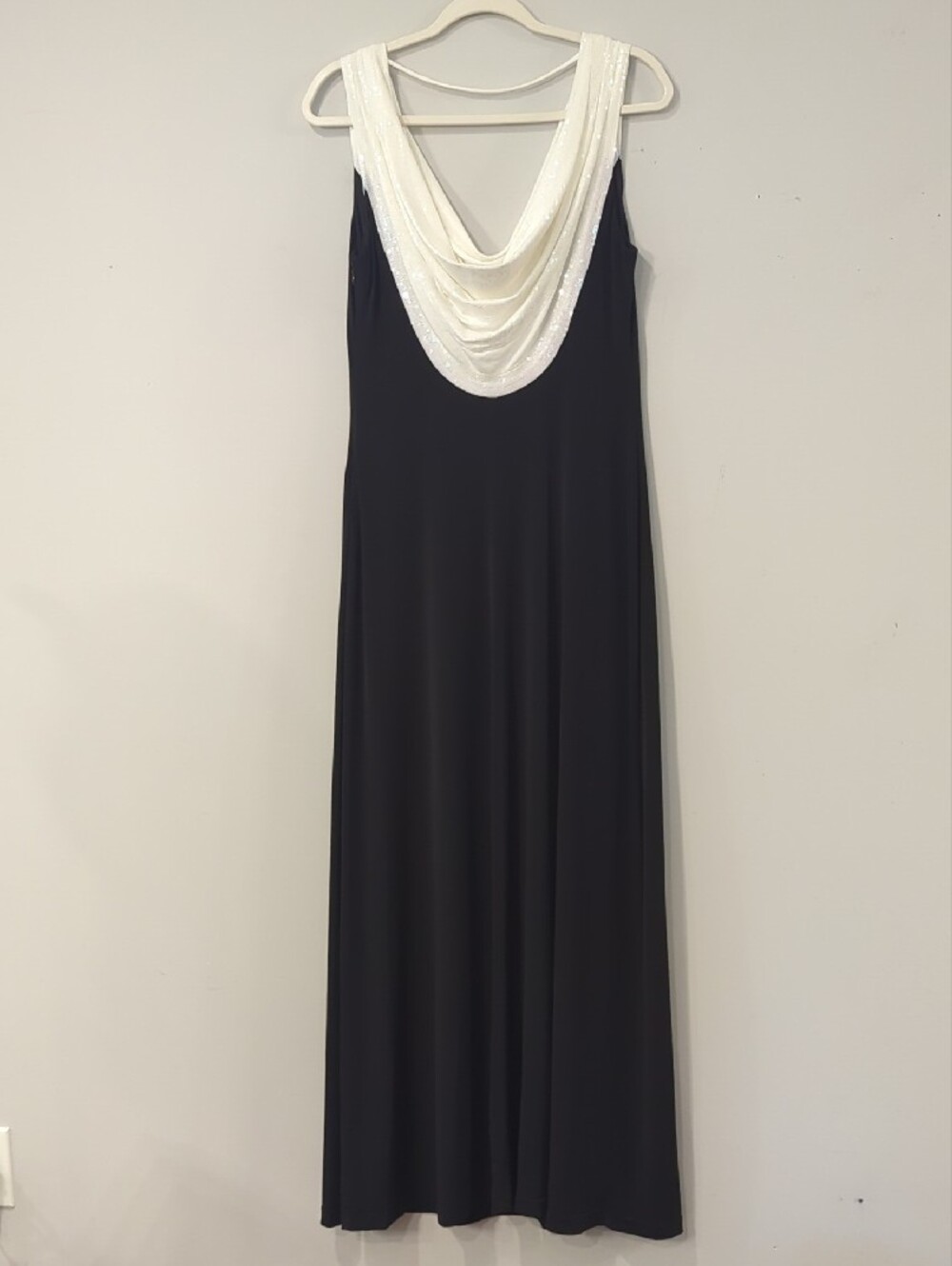 Calvin Klein Dress Black size 10 Sequins‎ Full Length Formal image 6